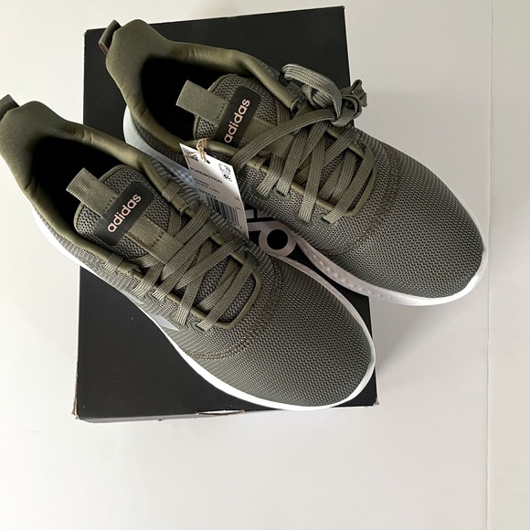 SOLD——-ADIDAS Hunter green women’s size 8.5 - Picture 3 of 6